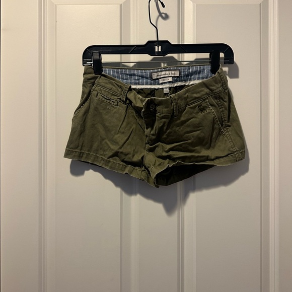 Abercrombie & Fitch Pants - Abercrombie & Fitch Khaki Women's Cargo Shorts
